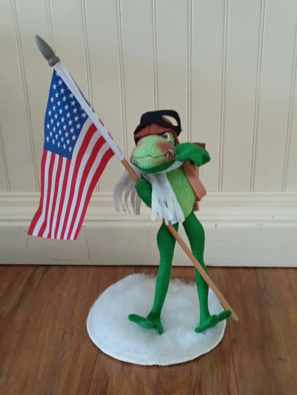Annalee Aviator Frog with American Flag 1991